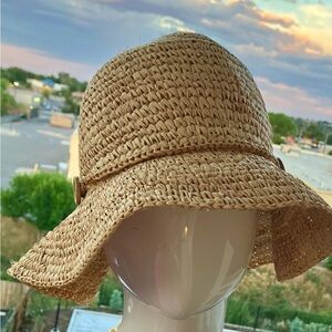 Women’s Floppy Bucket Beach Straw Hat *NWOT*